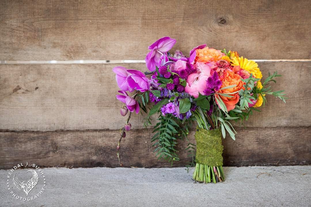 {colorwave bouquet}
photo | @kendaljbushphoto 
#bouquet #color #colorwave #farmwedding #organicfarm #loveflowers #getcreative #lotusfloraldesigns #weddingflorist #getcreative #nofilter #bridebook