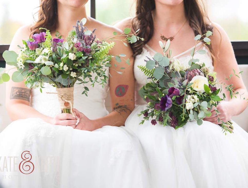 {love}
photo | @kateandkeithphotography 
#bouquets #hersandhers #matchingbutdifferent #artichokes #succulents #lavender #eucalyptus #snowberries #anemones #twine #lotusfloraldesigns #weddingflorist #weloveflowers